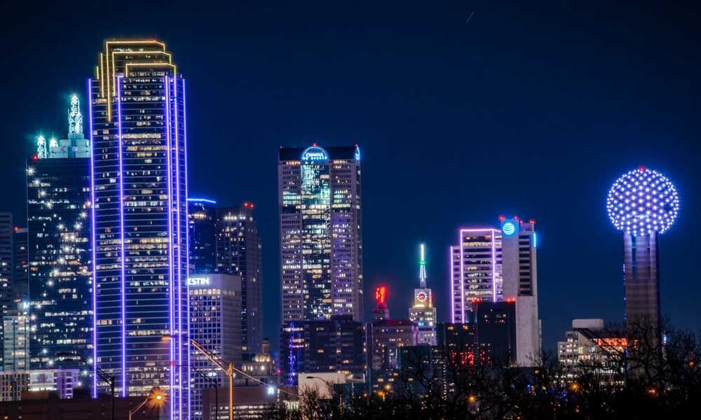 Dallas Texas skyline at night